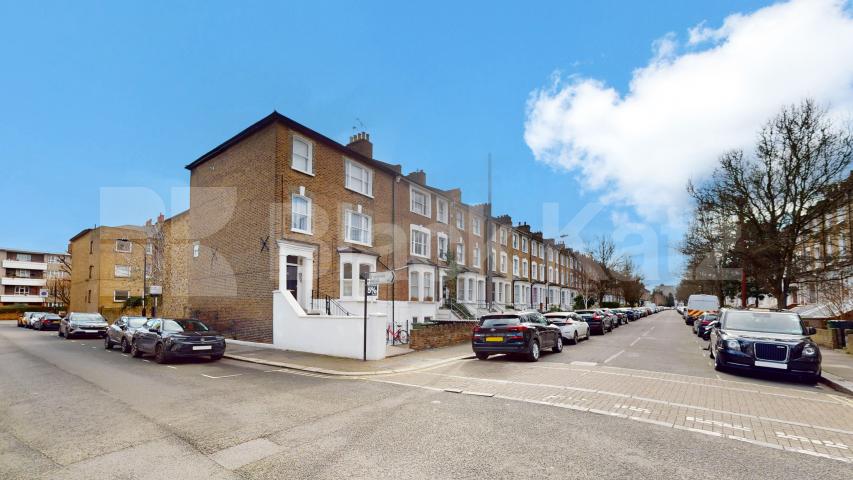 			2 Bedroom, 1 bath, 1 reception Flat			 Cathnor Road, Shepherds Bush